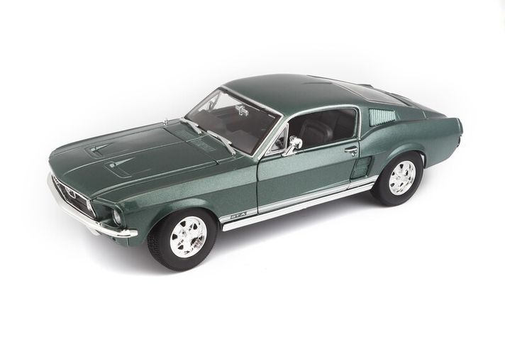 MAISTO - 1967 Ford Mustang Fastback, metal verde, 1:18