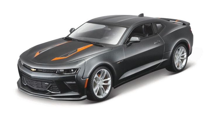 MAISTO - 2017 Chevrolet Camaro 50th Anniversary, metal gri, 1:18